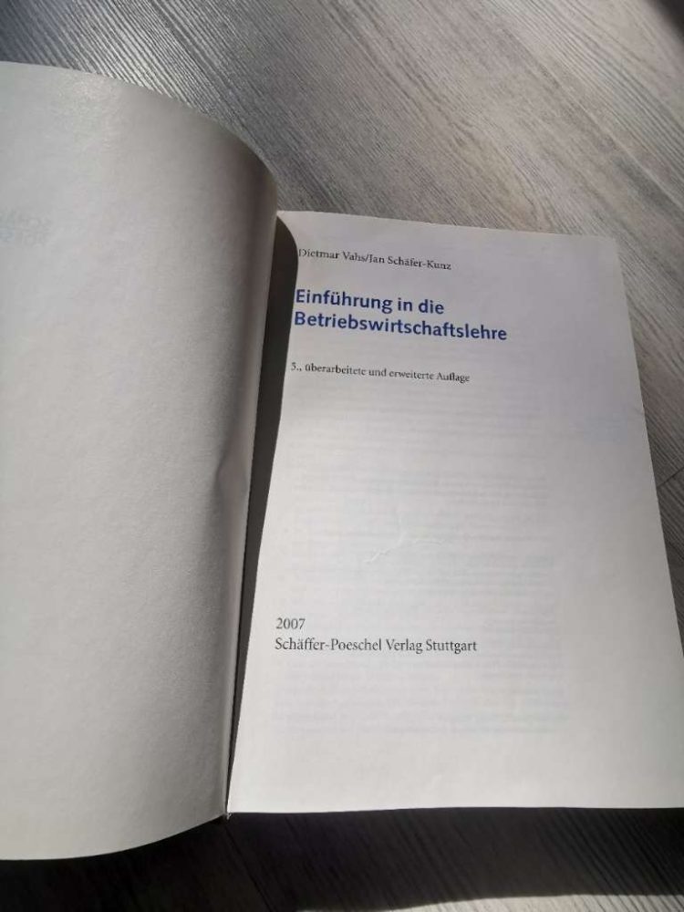 Einführung in die Betriebswirtschaftslehre : Die Grundlagen des Wirtschaftens verstehen