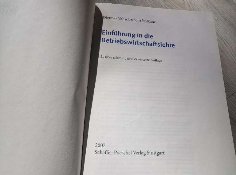 Einführung in die Betriebswirtschaftslehre : Die Grundlagen des Wirtschaftens verstehen