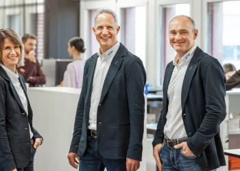 Technik Partner : Zusammenarbeit für Innovation und Erfolg