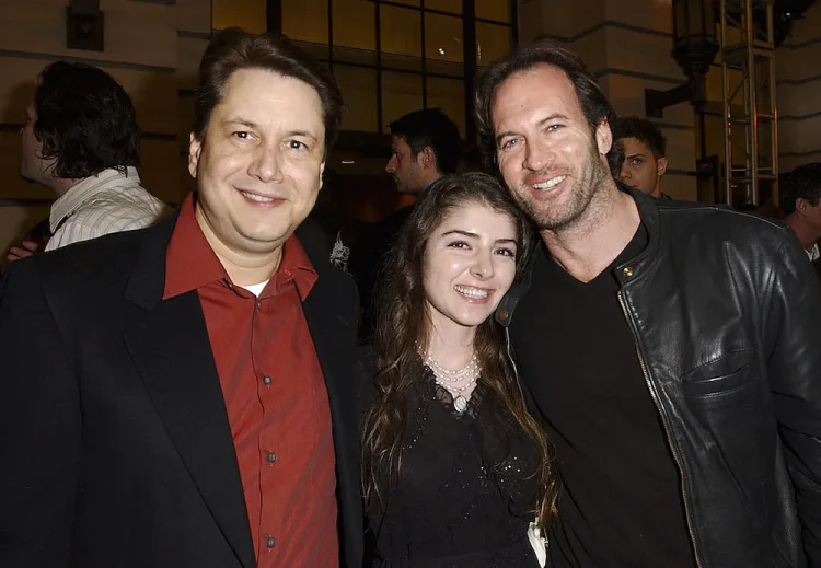 Kristine Saryan: Eine Künstlerin, die mit Farben und Leinwand zaubert