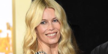 Claudia Schiffer: Ein Blick auf das Leben und den Einfluss des Supermodels