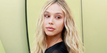 Alexis Ren: Ein Blick auf das Leben der Social-Media-Ikone