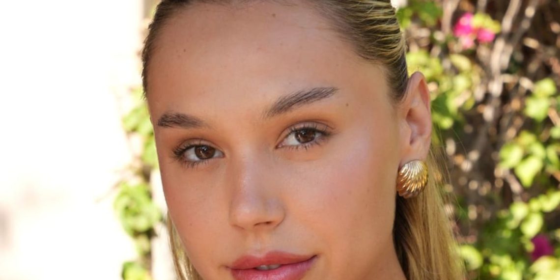 Alexis Ren: Ein Blick auf ihre Karriere