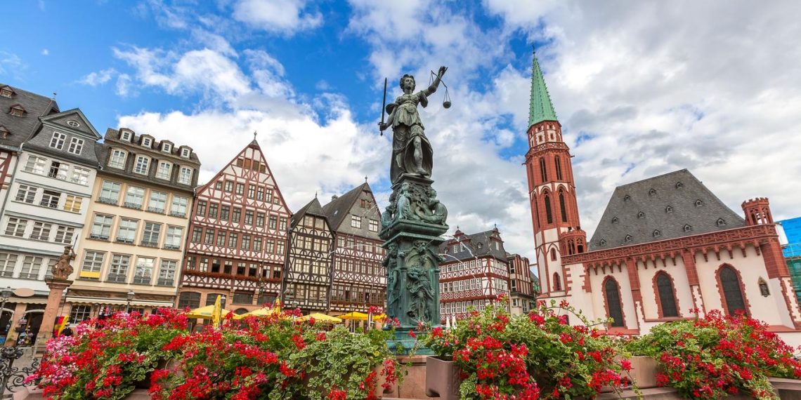 Entdecken Sie mit Ihrem Mietwagen 5 historische Stätten in Frankfurt