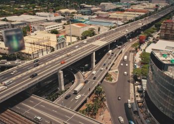 Skyway in Deutschland: Wie innovative Seiltransporttechnologie den Arbeitsmarkt revolutioniert und die Infrastruktur transformiert