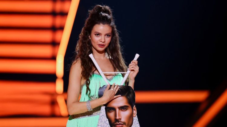 Maria Clara Groppler Die Junge deutsche Comedienne Im Rampenlicht