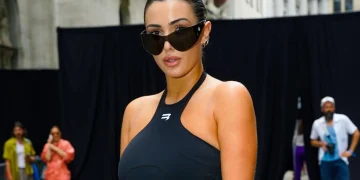 Bianca Censori: Das geheimnisvolle Leben und die Karriere der australischen Designerin