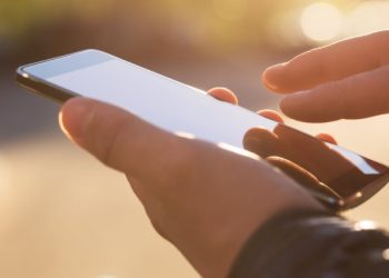 So kühlen Sie ein überhitztes Smartphone schnell ab