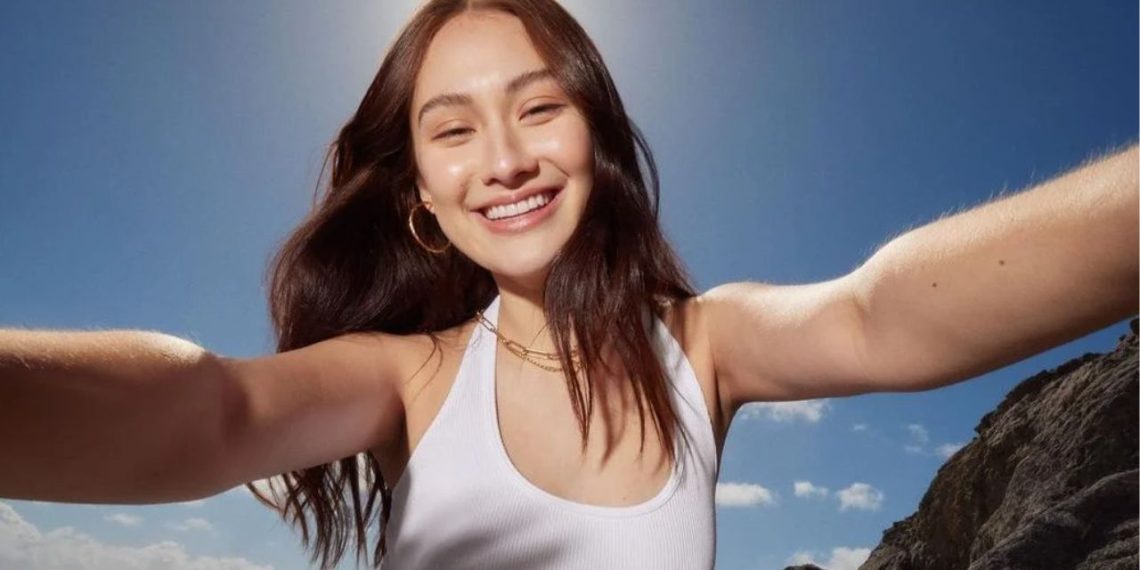 Hat Lola Tung einen Freund? Alles, was wir über das Liebesleben des Stars wissen