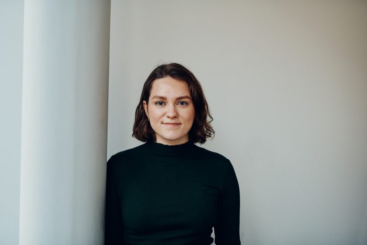 Kristina Ströbel: Yoga-Lehrerin, Energieberaterin und Ehefrau von Sebastian Ströbel – Ein Blick auf ihr Leben und ihre Arbeit