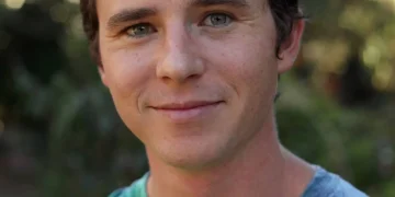 Charlie McDermott
