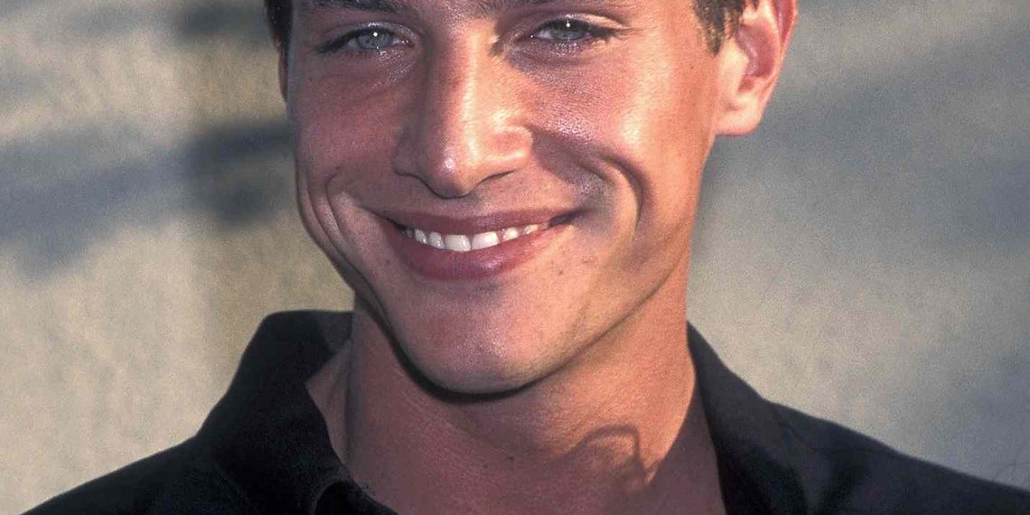 Simon Rex